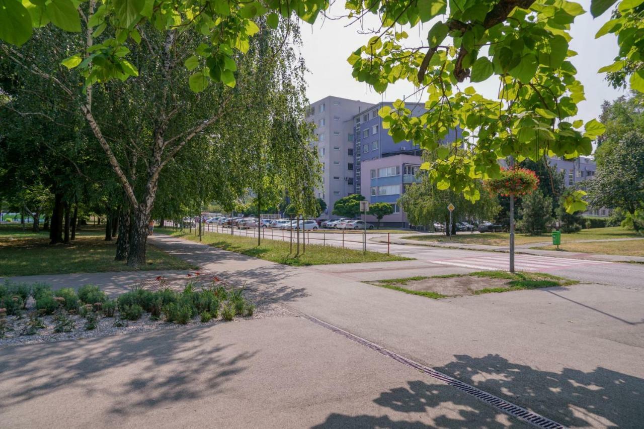 Vesna Convenient Apartment Bratislava Exterior photo
